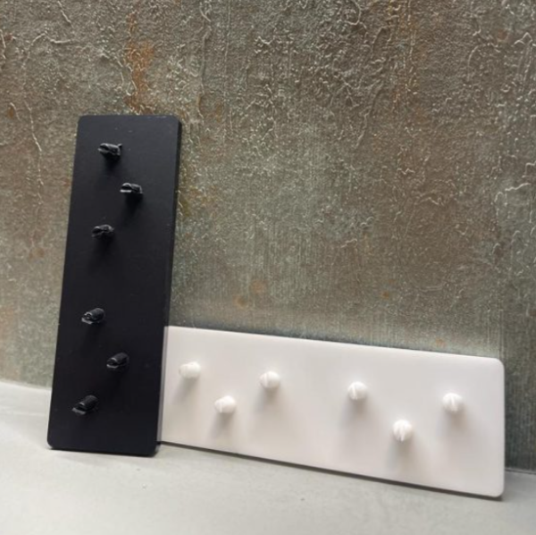 Clap! Customizable Display Top with Clips- Top only