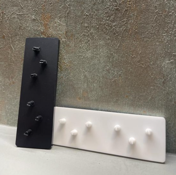 Clap! Customizable Display Top with Clips- Top only